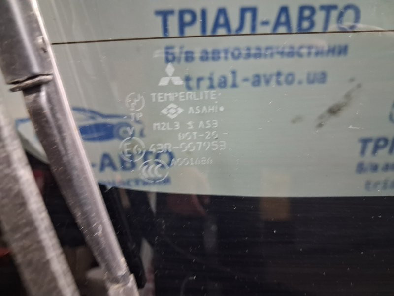 Крышка багажника Mitsubishi Pajero Wagon 3 3.2 ДИЗЕЛЬ 4M41 1999 (б/у) Київ - зображення 5