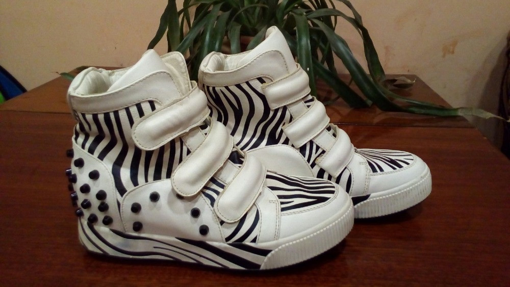 Снікерси Київ - зображення 2