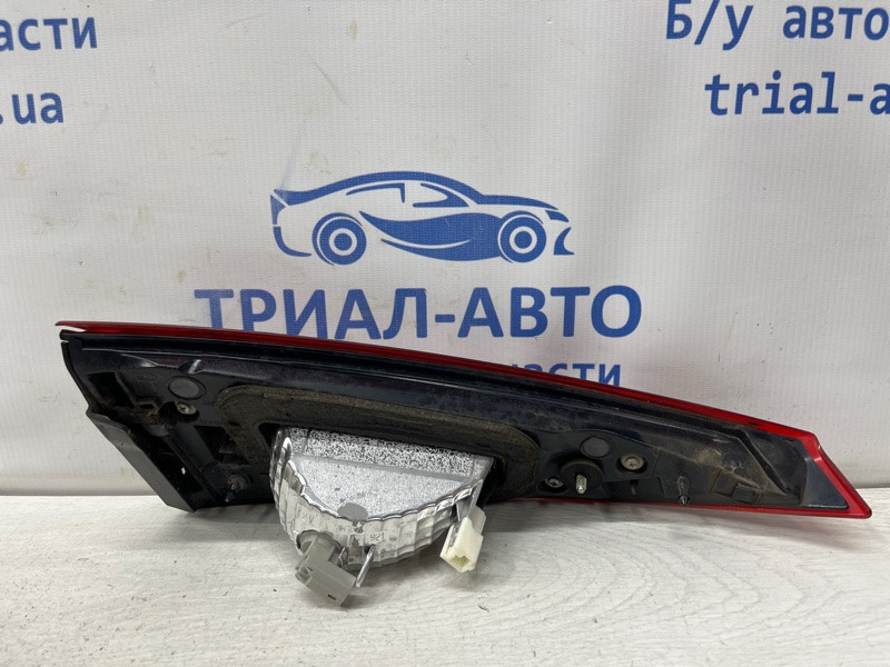 Фонарь задний внутренний правый Mazda 3 BM 2.2 DIESEL 2013 (б/у) Київ - зображення 3