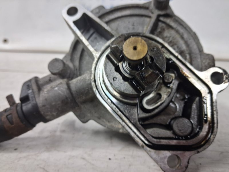 Насос вакуумный Kia Ceed JD 1.6 DIESEL D4FB 2012 (б/у) Київ - зображення 3