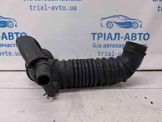 Патрубок воздушного фильтра Mitsubishi Pajero Wagon 3 3.2 ДИЗЕЛЬ 4M41 1999 (б/у) Киев