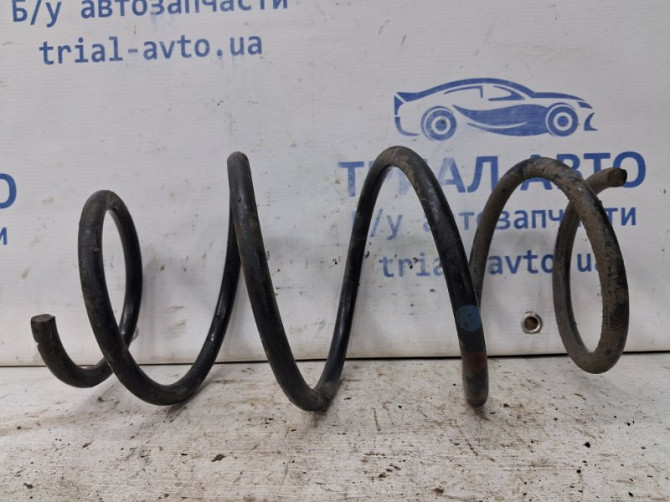 Пружина передняя Toyota Auris E150 1.6 БЕНЗИН 1ZRFAE 2006 (б/у) Киев - изображение 1