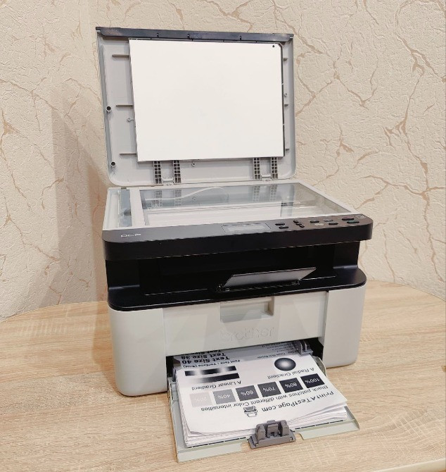 Лазерний БФП з Wi-Fi Brother DCP 1610WE + USB, мережевий кабелі Роздільна - зображення 1