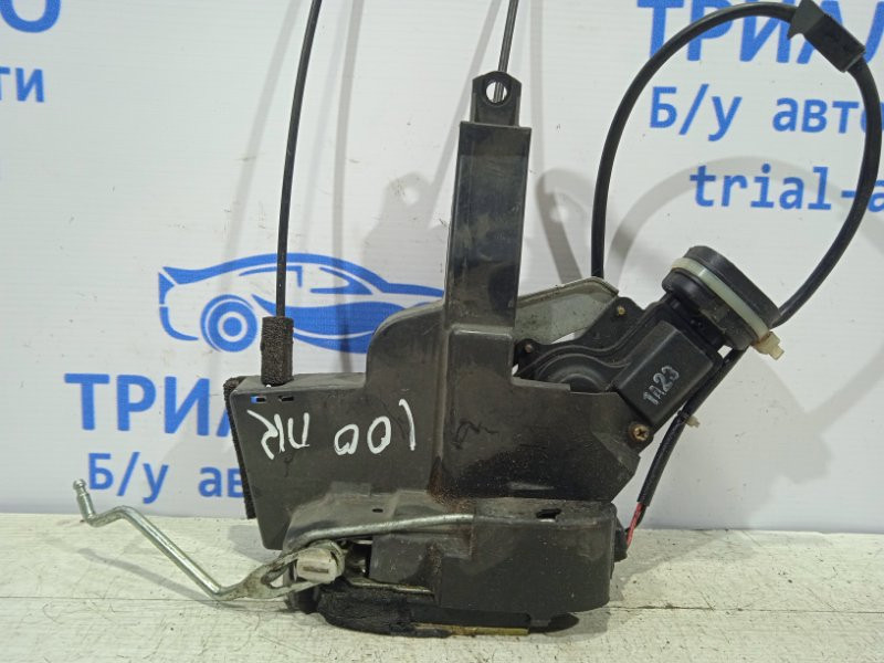 Замок двери передний правый Toyota Land Cruiser J100 1998 (б/у) Киев - изображение 3