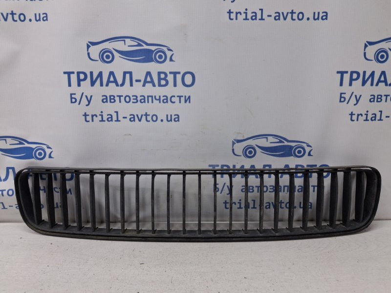 Решетка бампера центральная Skoda Fabia 5J 1.4 DIESEL 2007 (б/у) Київ - зображення 1