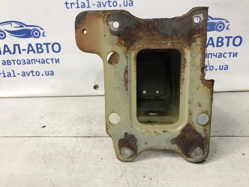 Кронштейн усилителя переднего бампера Chevrolet Captiva C100 2.4 БЕНЗИН Z24SED 2006 прав. (б/у) Киев - изображение 2