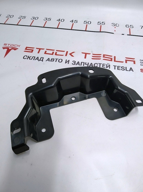 Кронштейн модулей стояночного тормоза и управления подсветкой Tesla model S, model S REST 1051906-00 Киев - изображение 5