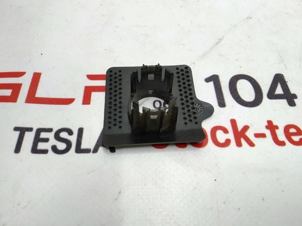 1Кронштейн крепления парктроника S9 Tesla model X 1097472-00-A Киев - изображение 1