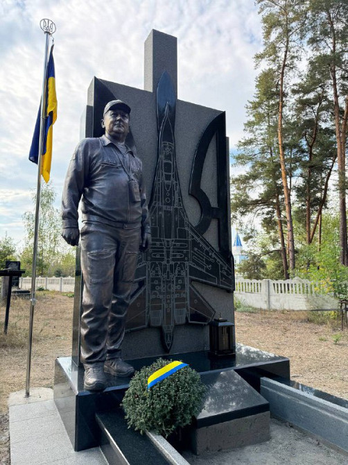 Скульптури та пам'ятники для військових — замовте за фото вашого героя Київ - зображення 5