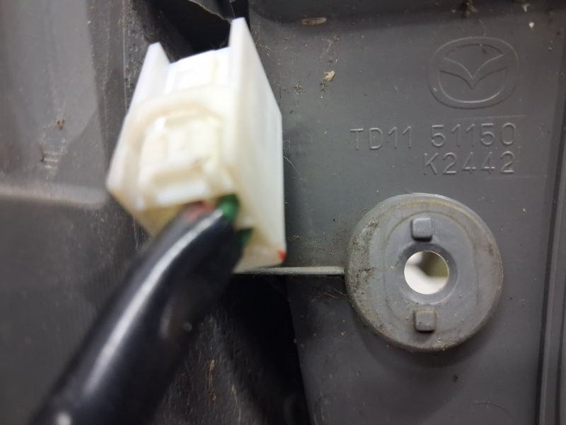 Фонарь задний внешний правый Mazda CX 9 TB 3.7 БЕНЗИН MZI 2006 (б/у) Киев - изображение 6