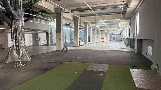 ФАСАД, Магазин / розважальний центр 1800м2, вул. Кирилівська Київ