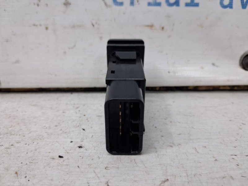 Кнопка аварийки Toyota Avensis T25 2.2 DIESEL 2ADFTV 2002 (б/у) Київ - зображення 2