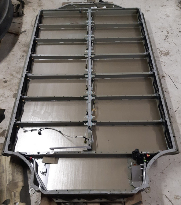 Корпус металлический основной батареи 8KWH с партубками охлаждения и шиной питания Tesla model S 101 Київ - зображення 1