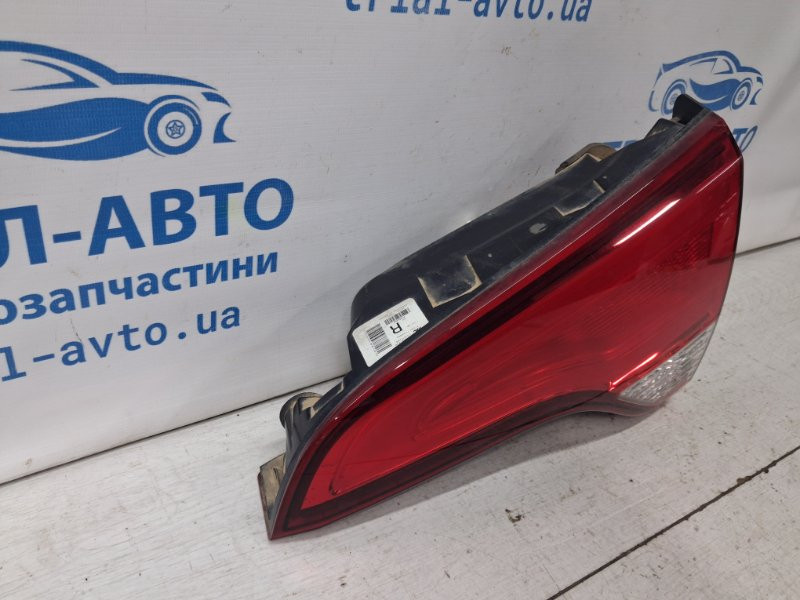 Фонарь задний внутренний правый Kia Sorento XM 2.4 БЕНЗИН G4KJ 2009 (б/у) Киев - изображение 2