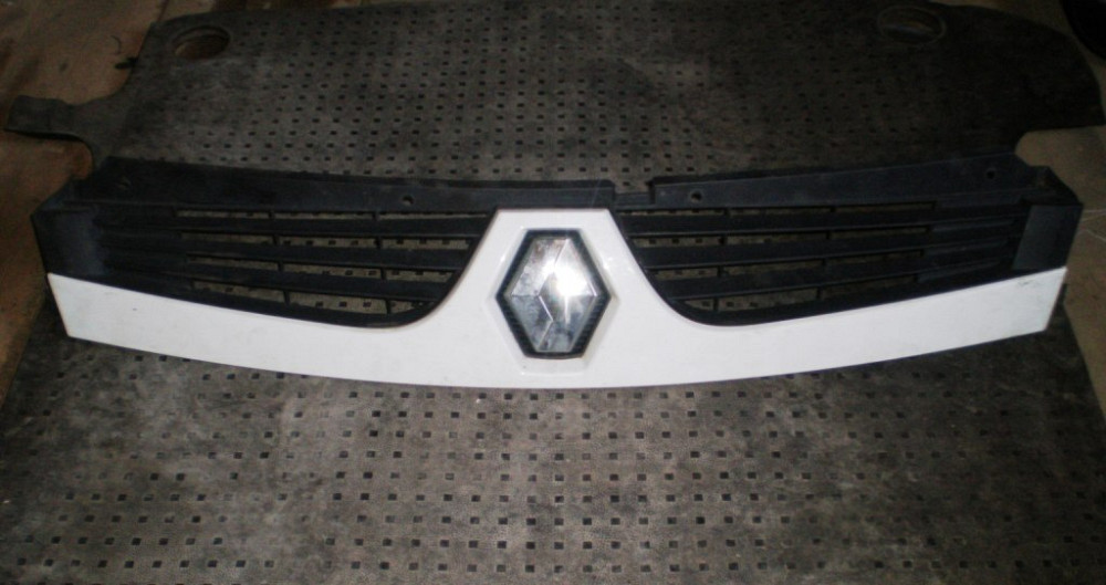 Решетка бампера Renault Master 2007-2010 Ковель - изображение 1