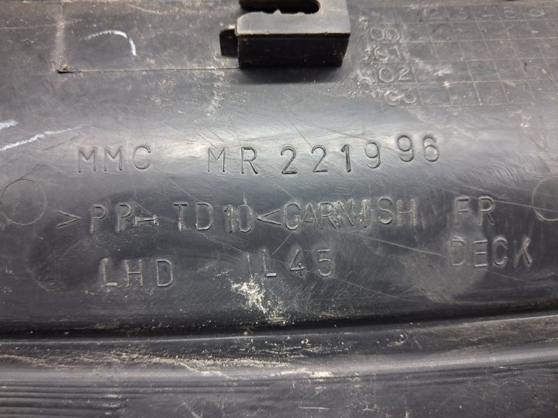 Дефлектор дворников Mitsubishi Pajero Sport 1996-2008 MR221996 (Арт. 64762) Київ - зображення 5