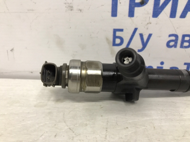 Форсунка топливная Nissan Pathfinder R51 2.5 DIESEL YD25DDTI 2004 (б/у) Київ - зображення 3