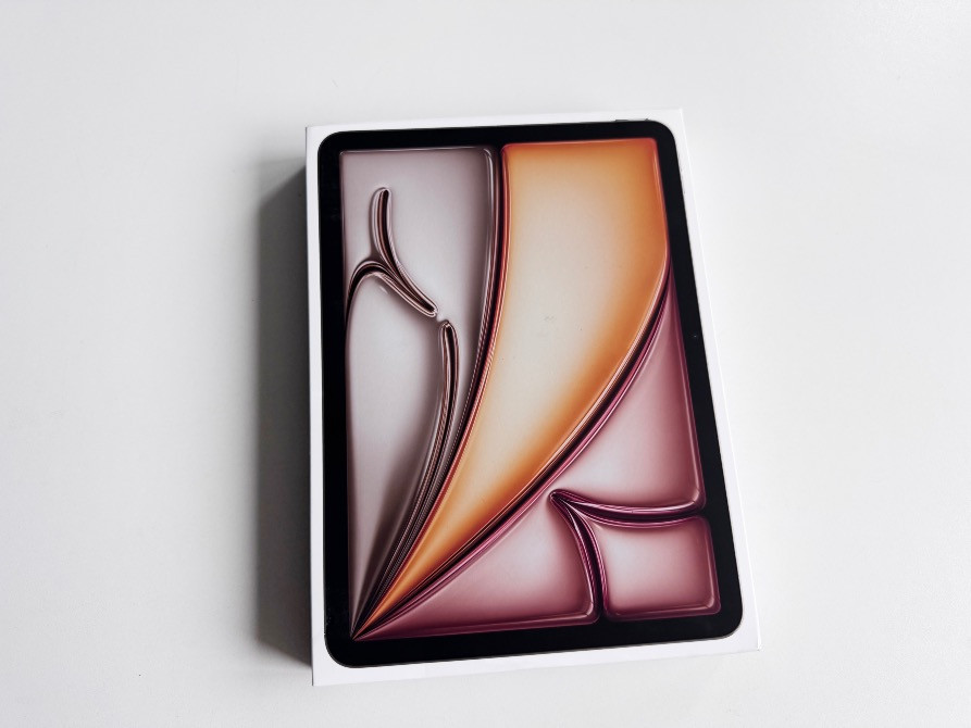 Новий. Apple iPad Air 11 2025 M3 Wi-Fi 128GB Starlight (MC9Y4) A3266 Київ - зображення 1