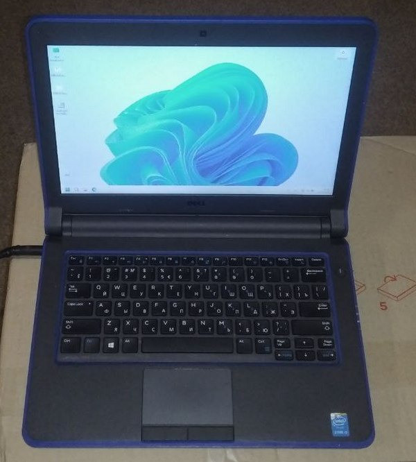 Ноутбук Dell Latitude 3350 Київ - зображення 2