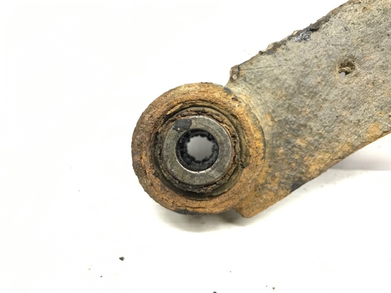 Рычаг задний поперечный Mitsubishi Outlander CU 2.4 БЕНЗИН 4G69 2003 (б/у) Киев - изображение 2