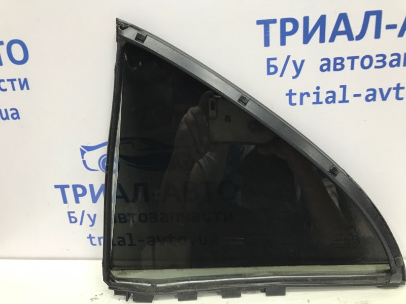 Стекло двери задней правой (форточка) Toyota Avensis T25 1.8 БЕНЗИН 1ZZFE 2002 (б/у) Киев - изображение 3