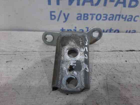 Петля двери задней правой нижняя Toyota Avensis 2002-2010 6877052031 (Арт. 26517) Київ