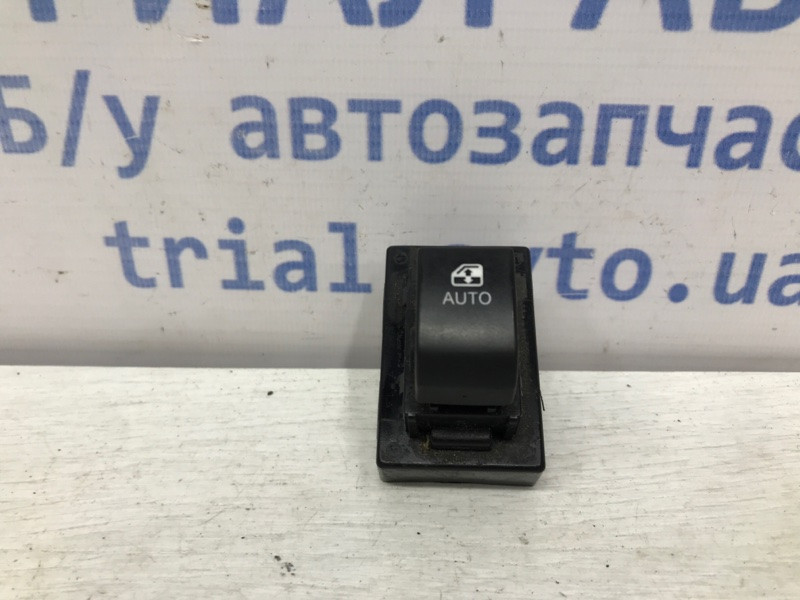 Кнопка стеклоподъемника Kia Ceed ED 1.6 DIESEL D4FB 2006 (б/у) Киев - изображение 1