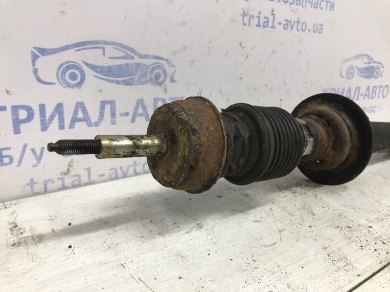 Амортизатор Передний Mitsubishi Pajero Wagon 3 3.2 ДИЗЕЛЬ 4M41 1999 (б/у) Киев - изображение 3