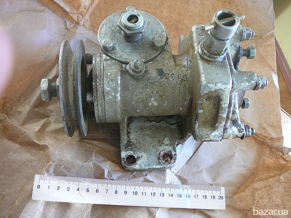 Помпа водяная ЯАЗ-204 Полтава - изображение 1