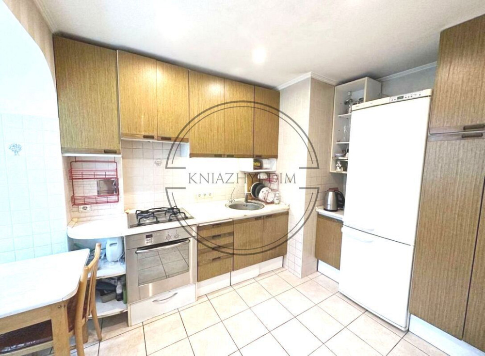 БЕЗ КОМІСІЇ Оренда 4-х. км. на Предславинській Світло є постійно. м. Пл.Україна. Код: 11201478 Киев - изображение 1