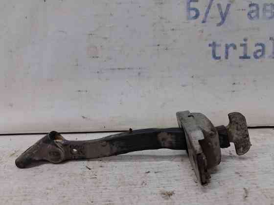 Ограничитель двери передний правый Toyota RAV 4 2005-2016 6861042020 (Арт. 65566) Київ