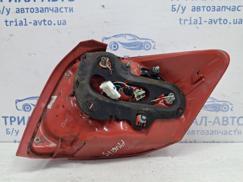 Фонарь задний внешний левый Toyota Auris E150 1.6 БЕНЗИН 1ZRFAE 2006 (б/у) Киев - изображение 5