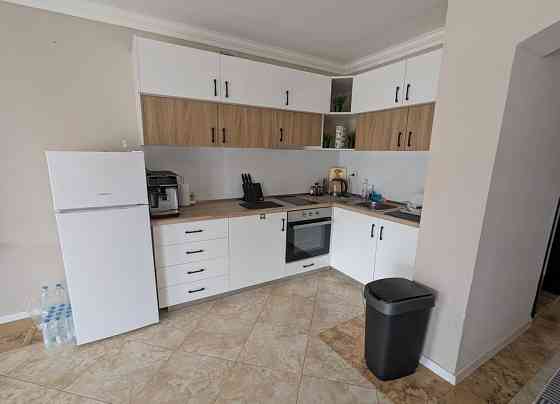 Большой дом в закрытом комплексе, в 200 м от моря, в г. Бяла Одеса