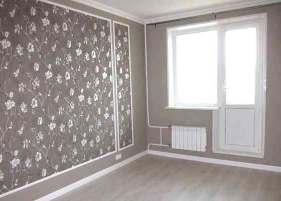 Поклейка шпалер Ремонт квартир недорого Київ