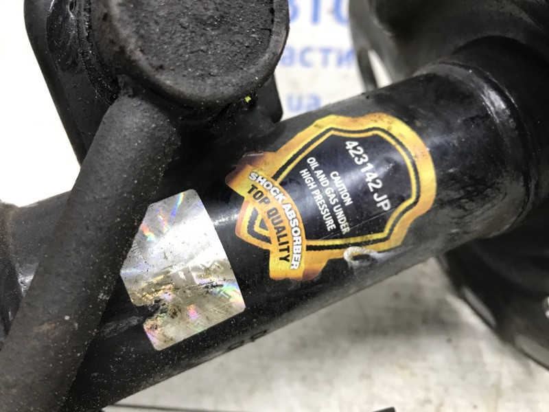 Амортизатор передний правый Toyota Avensis T27 2.0 DIESEL 2009 (б/у) Київ - зображення 4