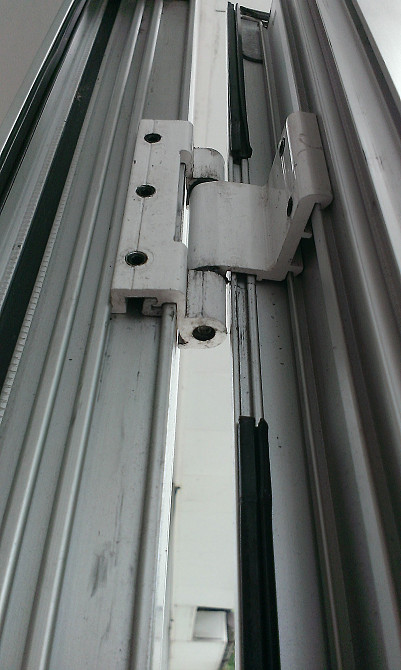 Петлі С94 для профілю Saray, продаж, установка, відпралення по Україні Киев - изображение 2