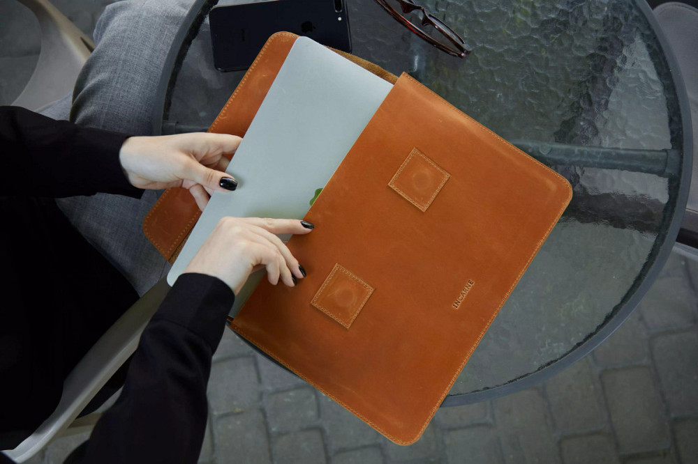 Чехол для ноутбука винтажный Incarne Line MacBook Pro 13" 2016-2025 line-cognac-vintage-pro-13 конья Київ - зображення 5