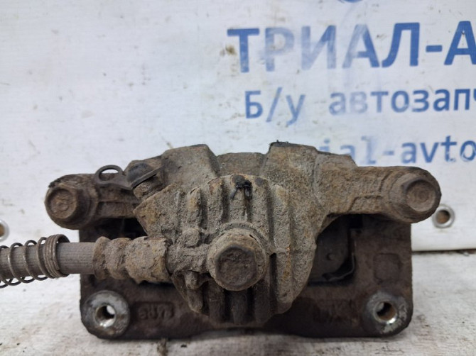 Суппорт задний левый Kia Sorento BL 2.5 DIESEL D4CB 2002 (б/у) Киев - изображение 3