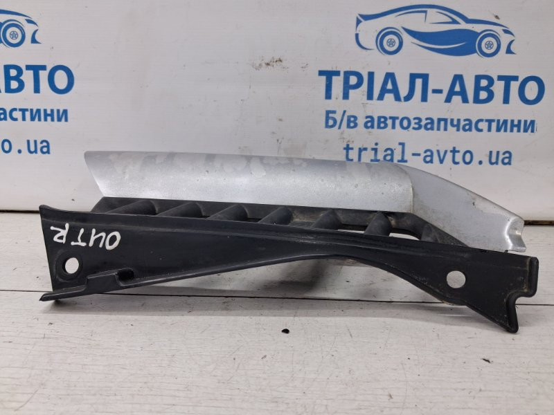 Решетка переднего бампера правая Mitsubishi Outlander CU 2.4 БЕНЗИН 4G69 2003 (б/у) Киев - изображение 3