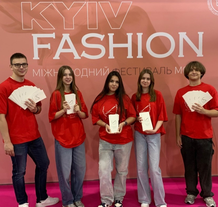 Роздача листівок Київ | Промоутери Київ | Хостес Київ | Промоакції | Promo Service Kyiv Київ - зображення 5