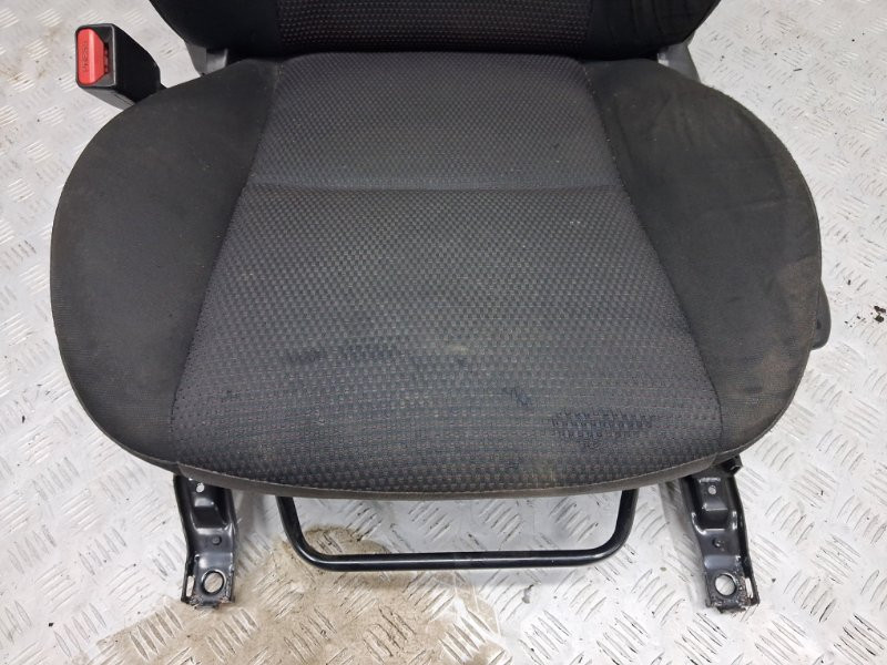 Сиденье переднее левое Mazda 3 BK 1.6 БЕНЗИН Z6 2003 (б/у) Київ - зображення 2