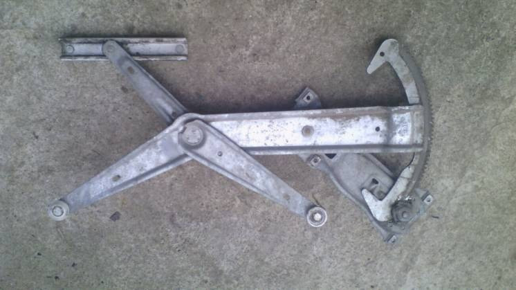 Склопідйомник передніх лівих дверей 513219323930 бмв е-30 оригінал Винница - изображение 1