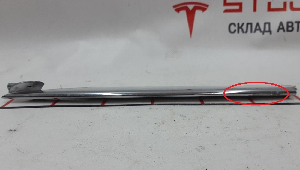 1Накладка люверса нижняя левая хром с повреждением Tesla model S 6009388-00-C Київ - зображення 1