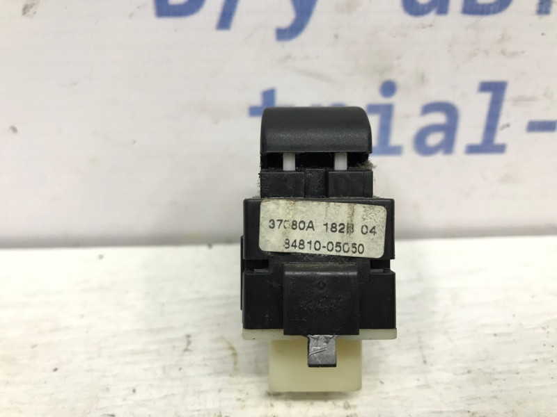 Кнопка стеклоподъемника Toyota Avensis T25 1.8 БЕНЗИН 1ZZFE 2002 (б/у) Киев - изображение 2