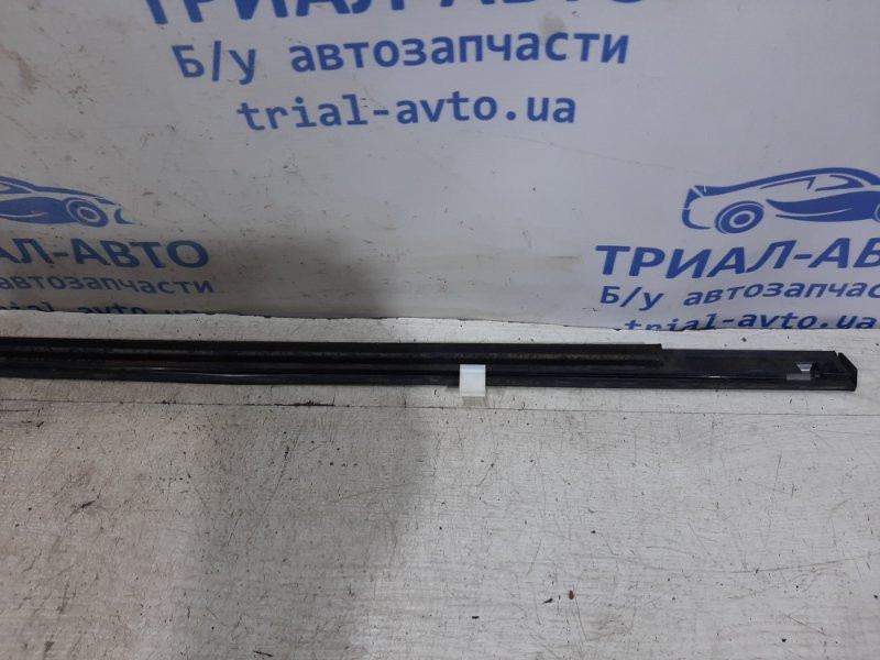 Молдинг стекла двери задний Chevrolet Captiva C140 2.2 ДИЗЕЛЬ 2006 (б/у) Киев - изображение 6