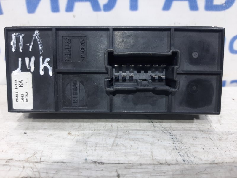 Кнопка стеклоподъемника Nissan Juke F15 1.6 TURBO MR16DDT 2010 (б/у) Київ - зображення 2