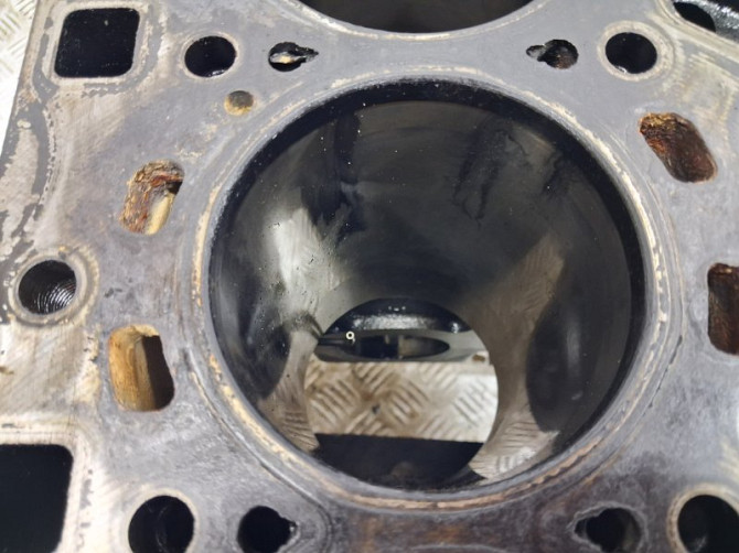 Блок ДВС Kia Sorento BL 2.5 DIESEL D4CB 2002 (б/у) Київ - зображення 9