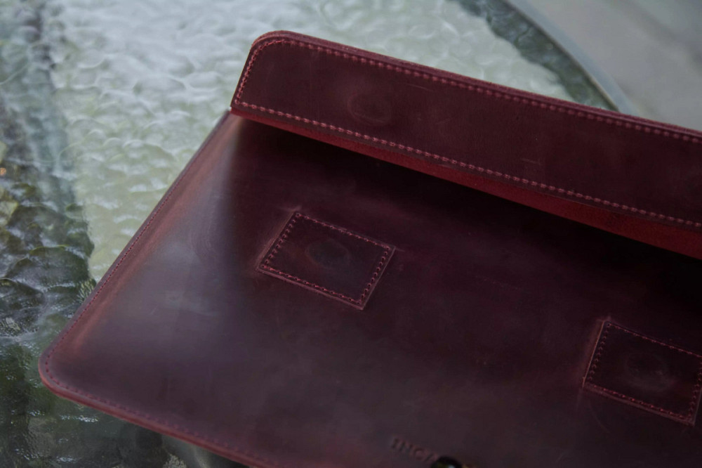 Чехол для ноутбука винтажный Incarne Line MacBook Air 13" 2018-2025 line-burgundy-vintage-air-13 бор Київ - зображення 4