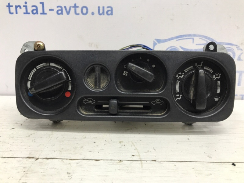 Блок управления кондиционером Mitsubishi Pajero Sport K9 2.5 DIESEL 4D56 1996 (б/у) Киев - изображение 1