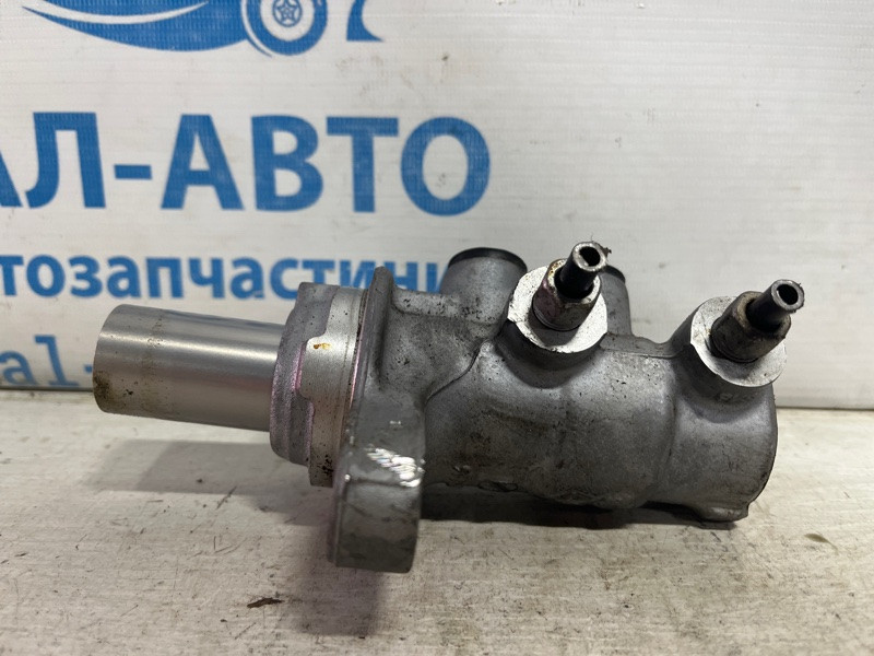 Тормозной цилиндр главный Jeep Cherokee KL 2.4 БЕНЗИН ED6 2013 (б/у) Киев - изображение 1